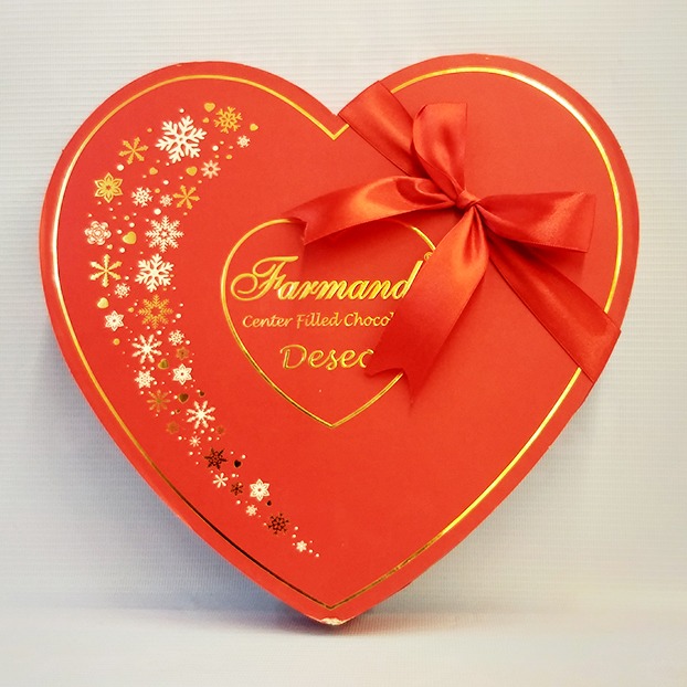 شکلات  کاکائویى با مغز ژله ای 235 گرم  قلبى جعبه  فرمند | فروشگاه مورچه