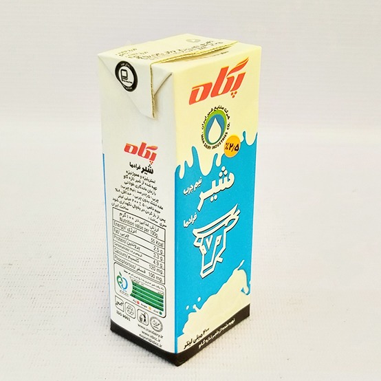 شیر نیم چرب فرادما پگاه مقدار 0.2 لیتر | فروشگاه مورچه