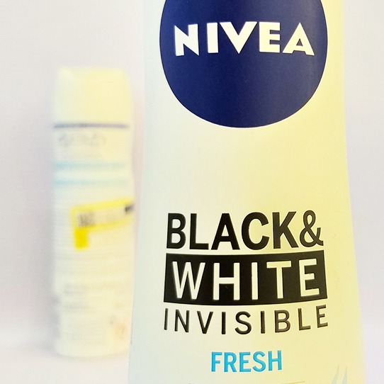 اسپری ضد تعریق زنانه نیوا مدل Black And White Invisible Fresh حجم 150 میلی لیتر | فروشگاه مورچه